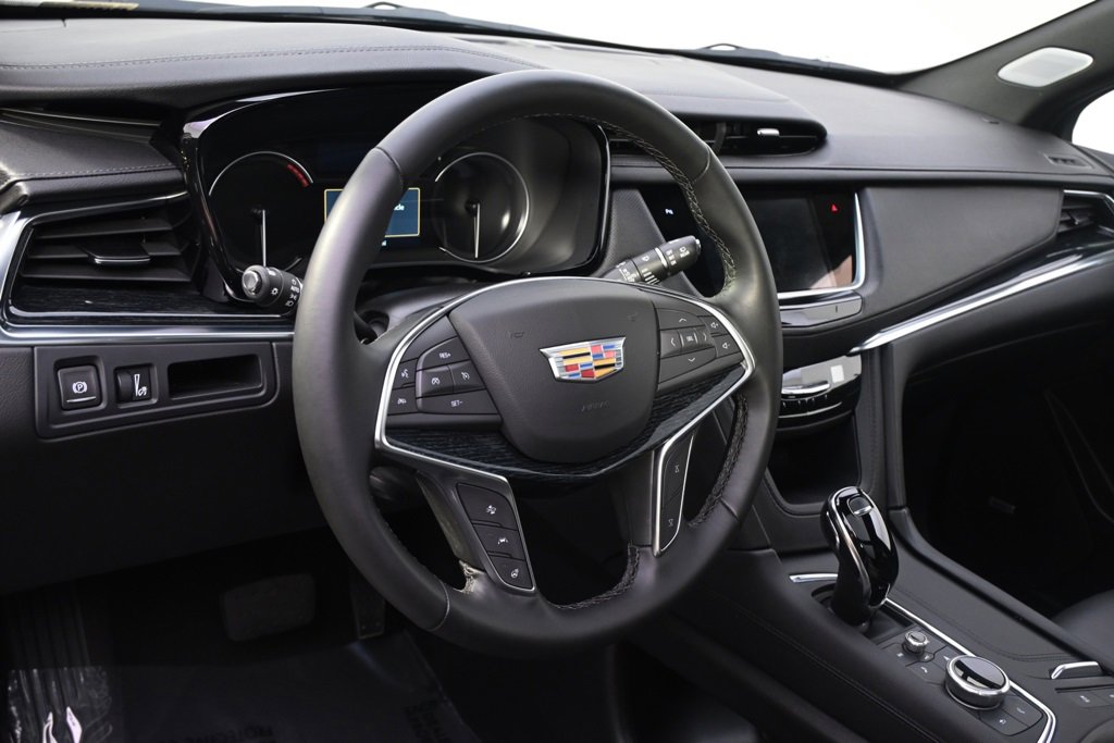 Certified 2025 Cadillac XT5 Premium Luxury image 11