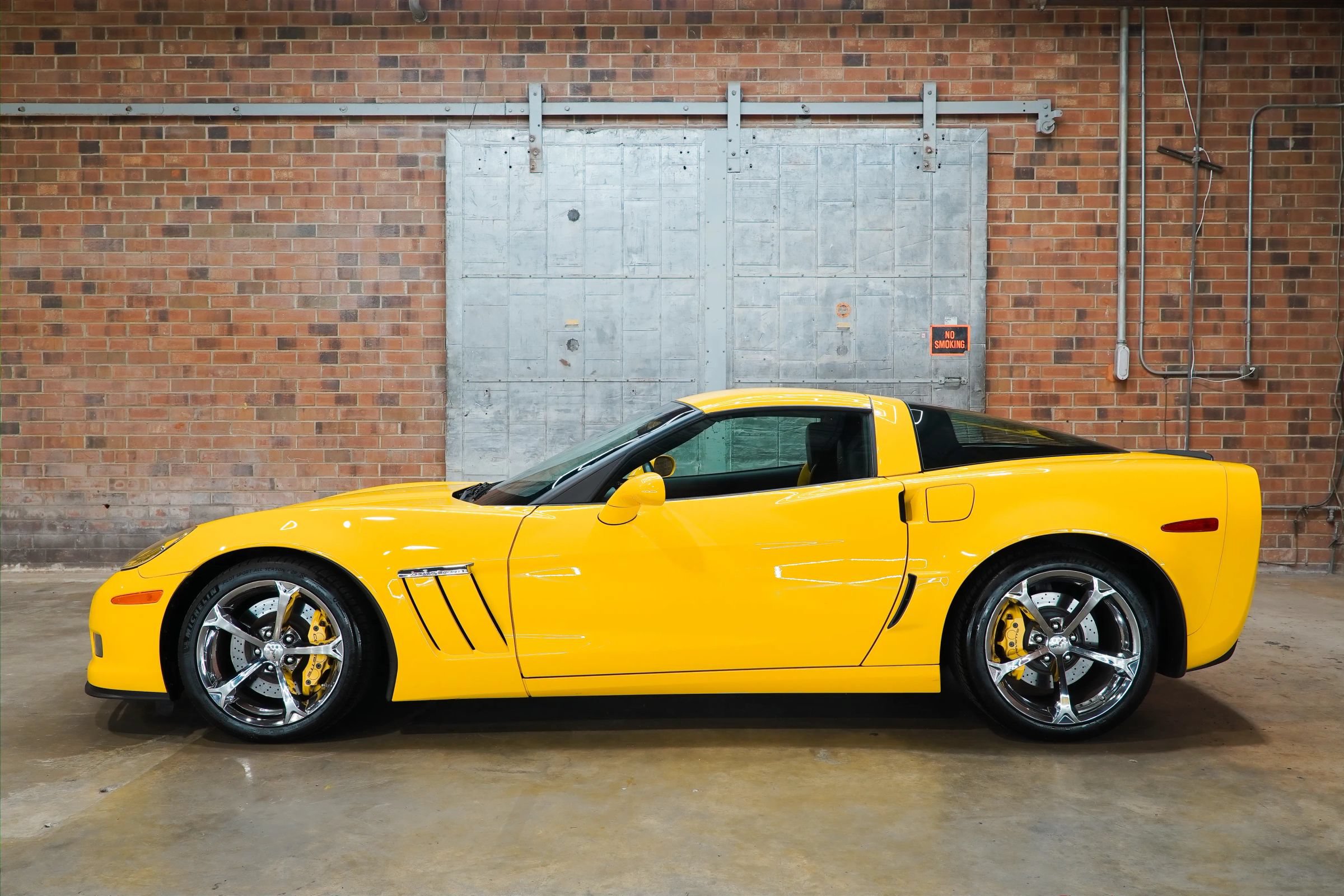 Used 2013 Chevrolet Corvette Grand Sport w/ 3LT Preferred Equipment Group RWD image 1