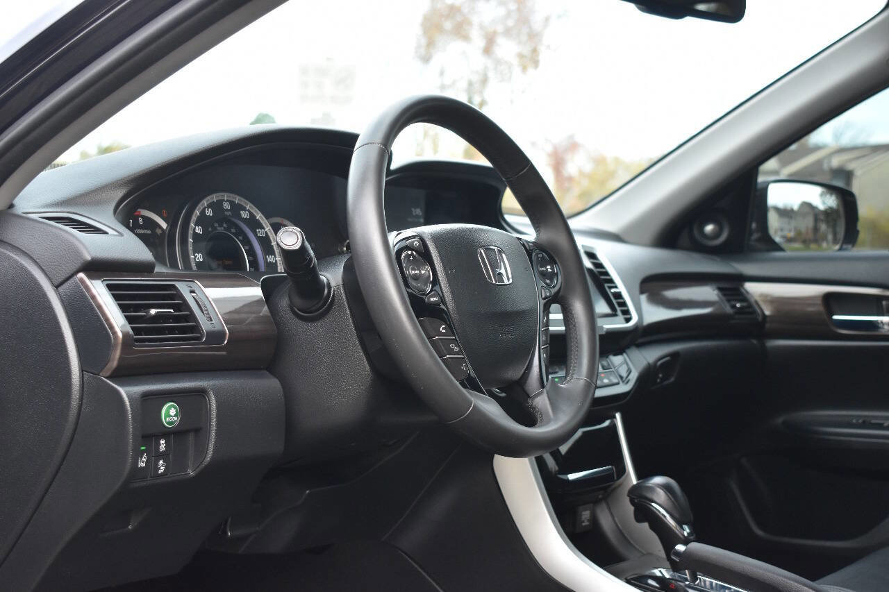 Used 2017 Honda Accord EX-L image 18