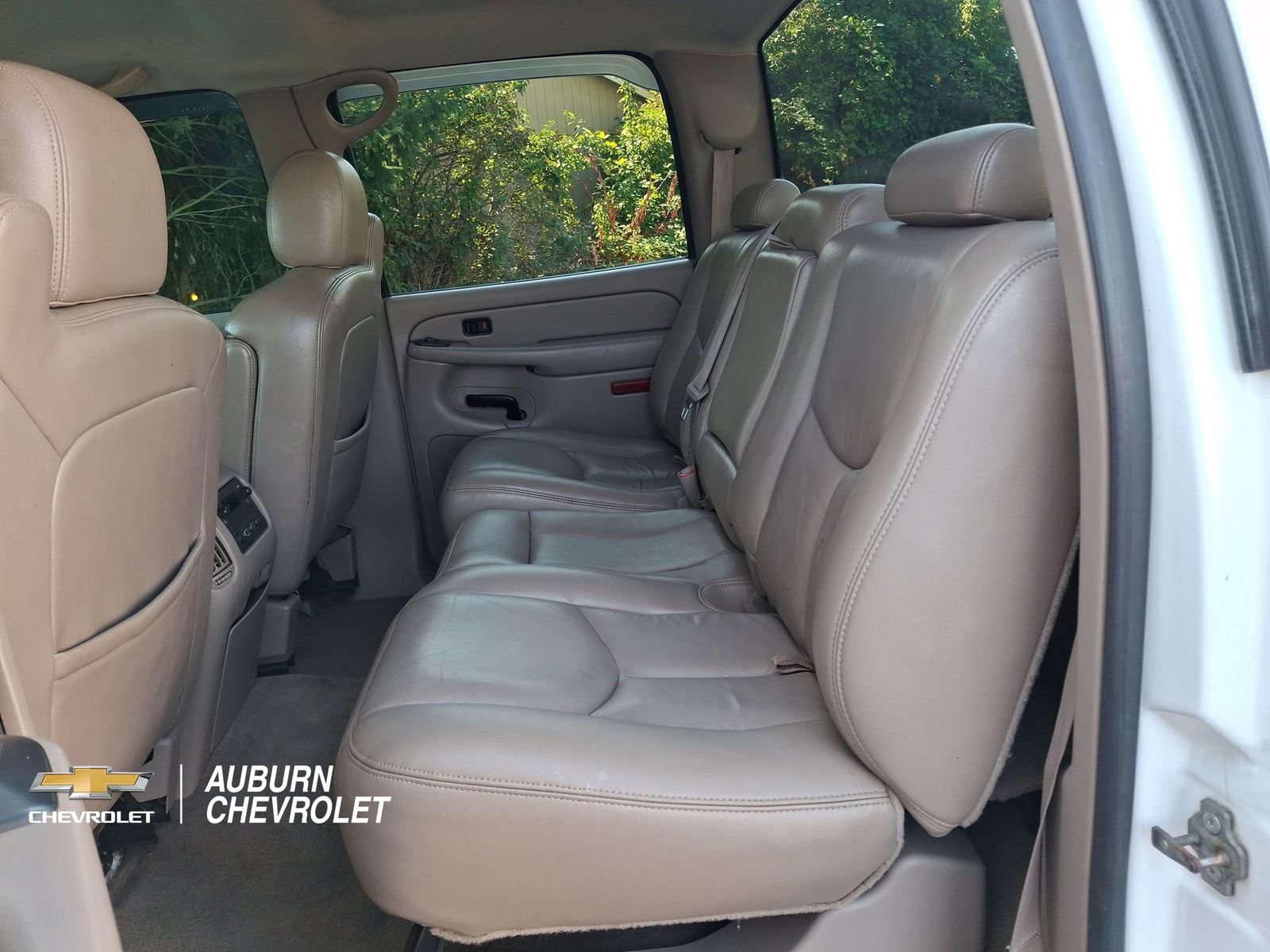 Used 2005 Chevrolet Silverado 2500 LT w/ Heavy-Duty Power Package AWD/4WD image 17