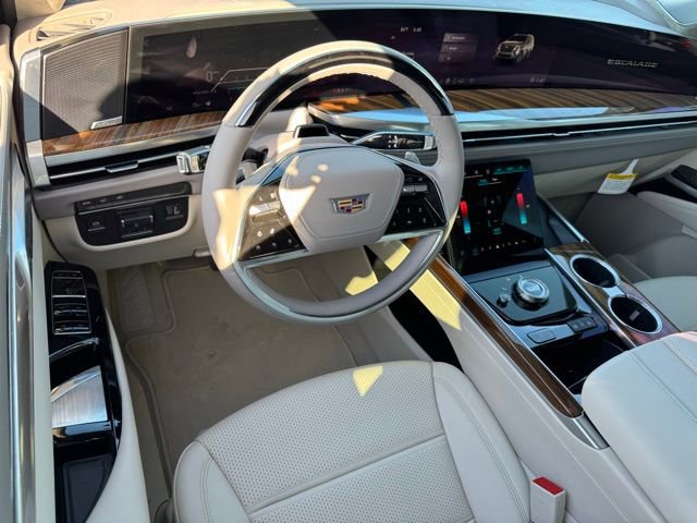 New 2025 Cadillac Escalade Sport Platinum w/ LPO, ONYX Package image 25