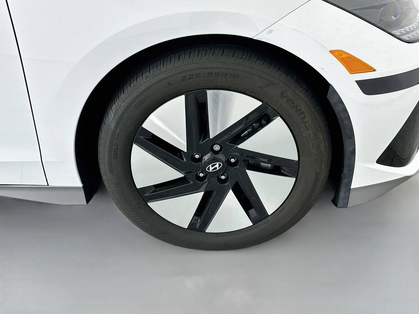 Used 2024 Hyundai Ioniq 6 SE RWD image 34