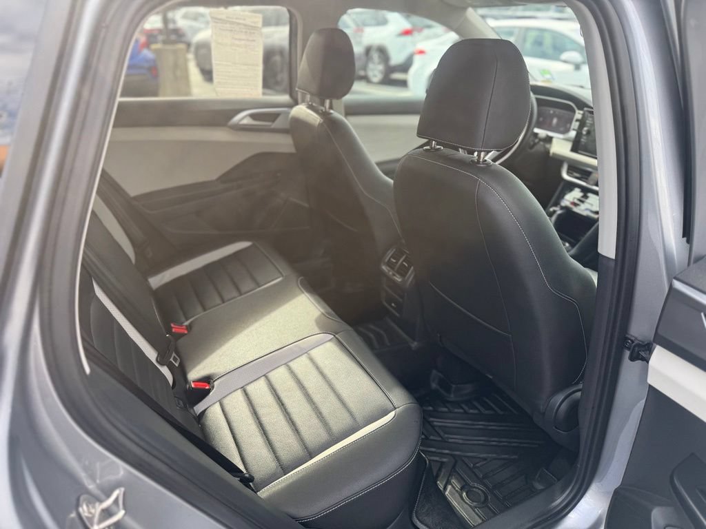 Used 2025 Volkswagen Taos SEL AWD/4WD image 19