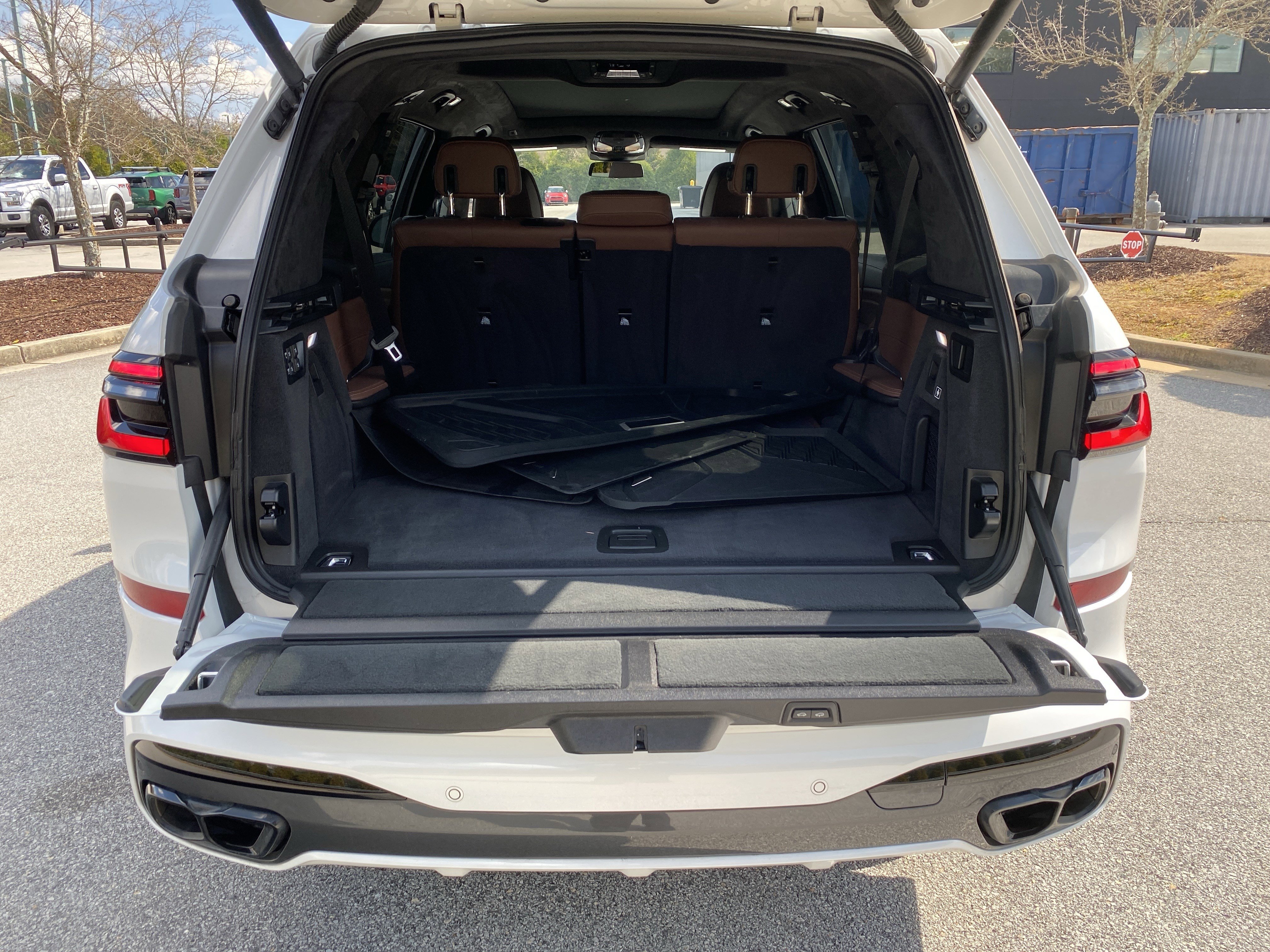 Used 2024 BMW X7 M60i w/ Executive Package image 50