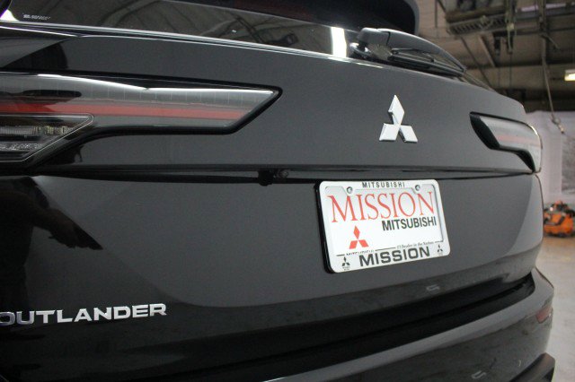 New 2026 Mitsubishi Outlander ES FWD image 4