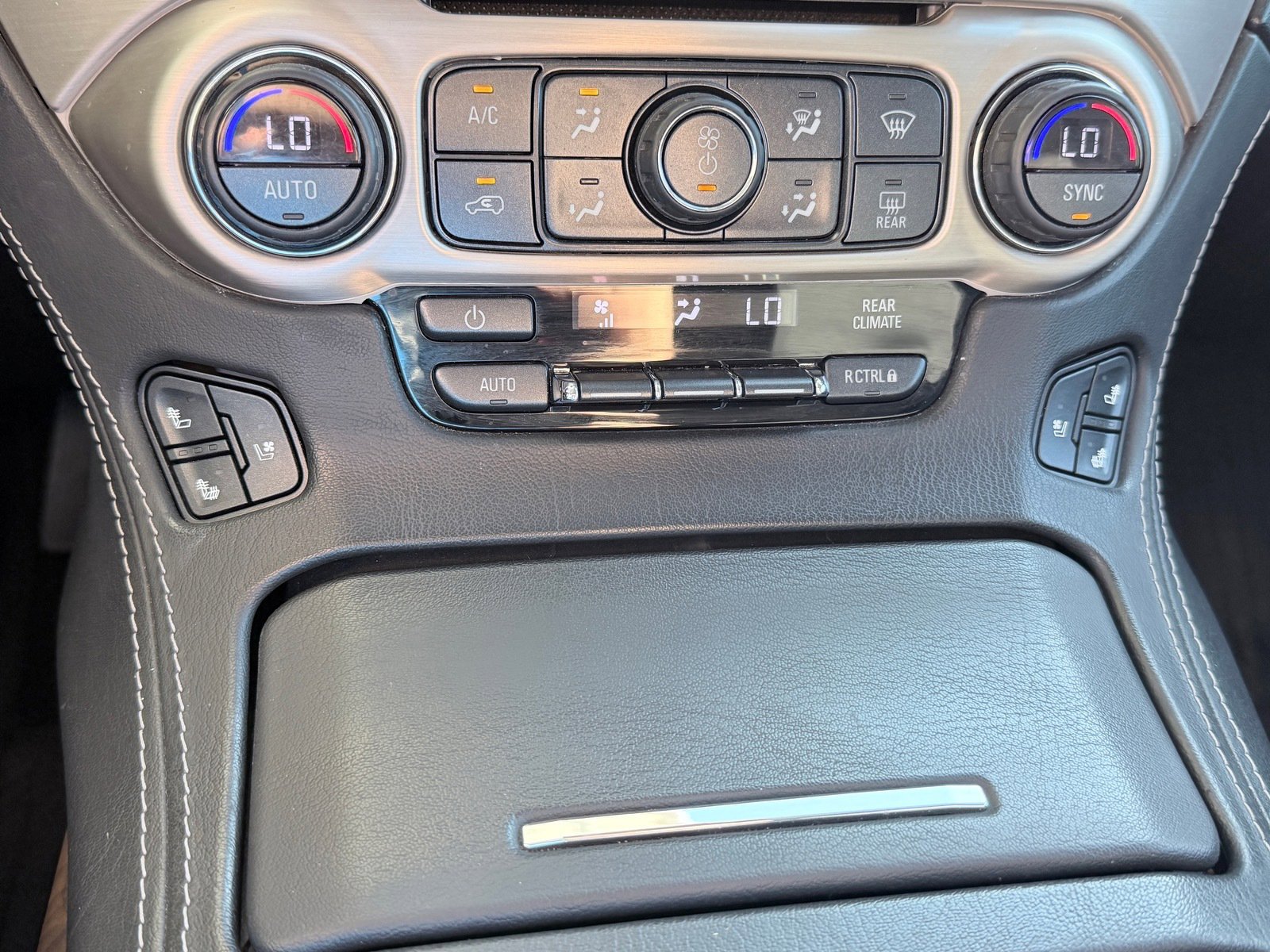 Used 2018 GMC Yukon Denali w/ Denali Ultimate Package image 13