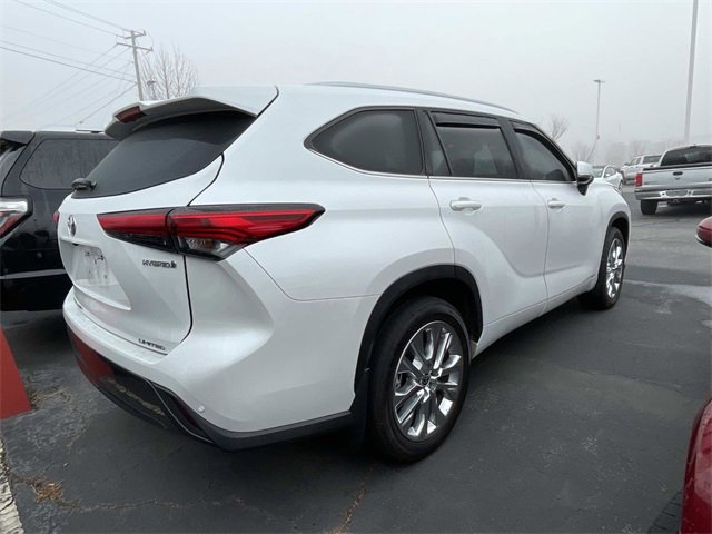 Used 2023 Toyota Highlander Limited image 4
