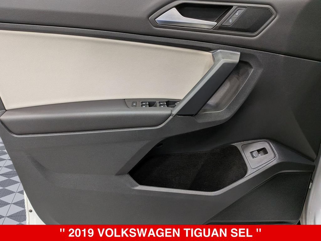 Used 2019 Volkswagen Tiguan SEL AWD/4WD image 14