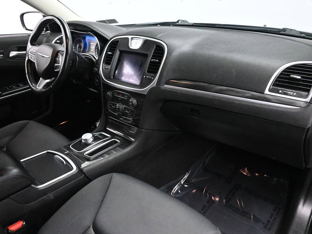 Used 2019 Chrysler 300 Touring w/ Sport Appearance Package image 20