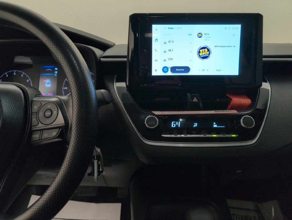 Used 2025 Toyota Corolla LE FWD image 17