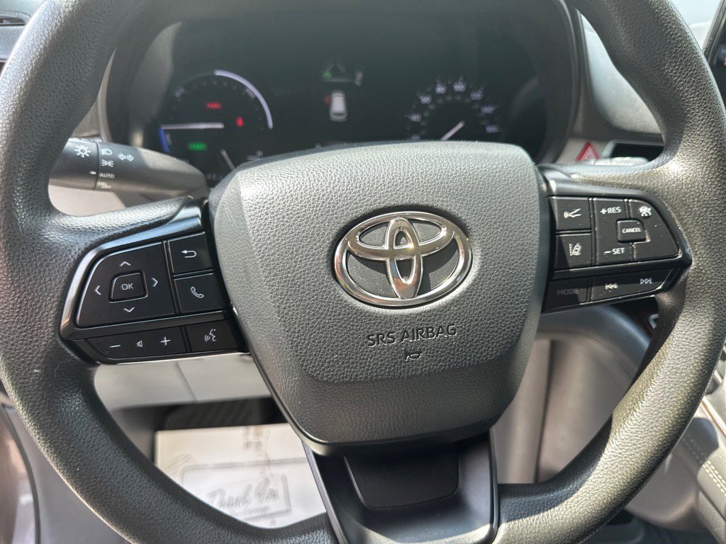 Used 2022 Toyota Sienna LE image 33