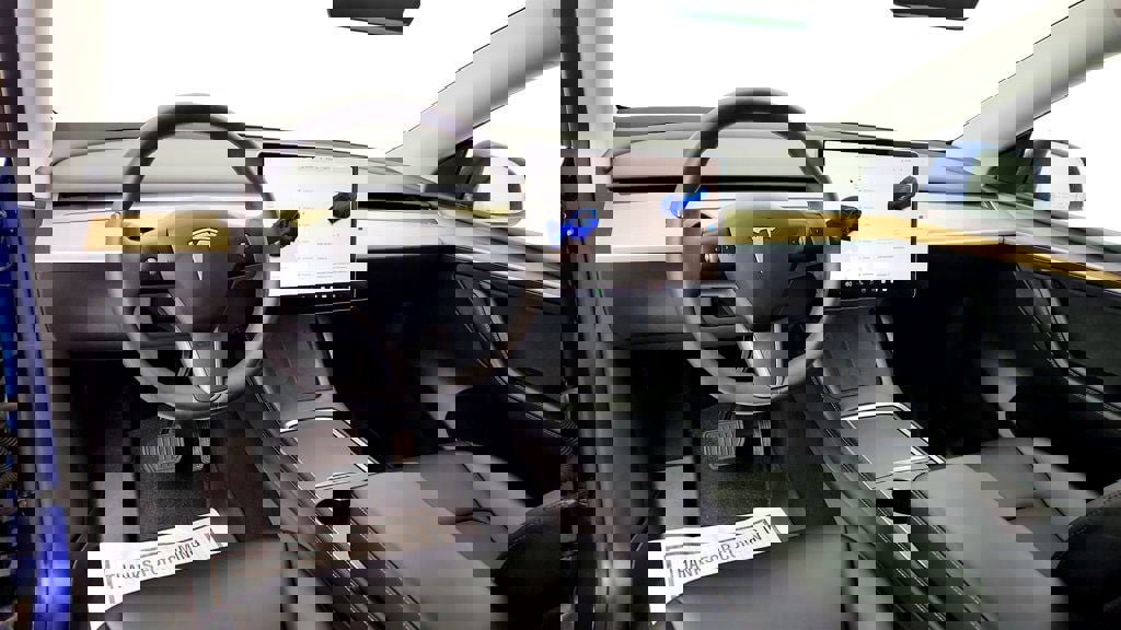 Used 2023 Tesla Model Y AWD image 12