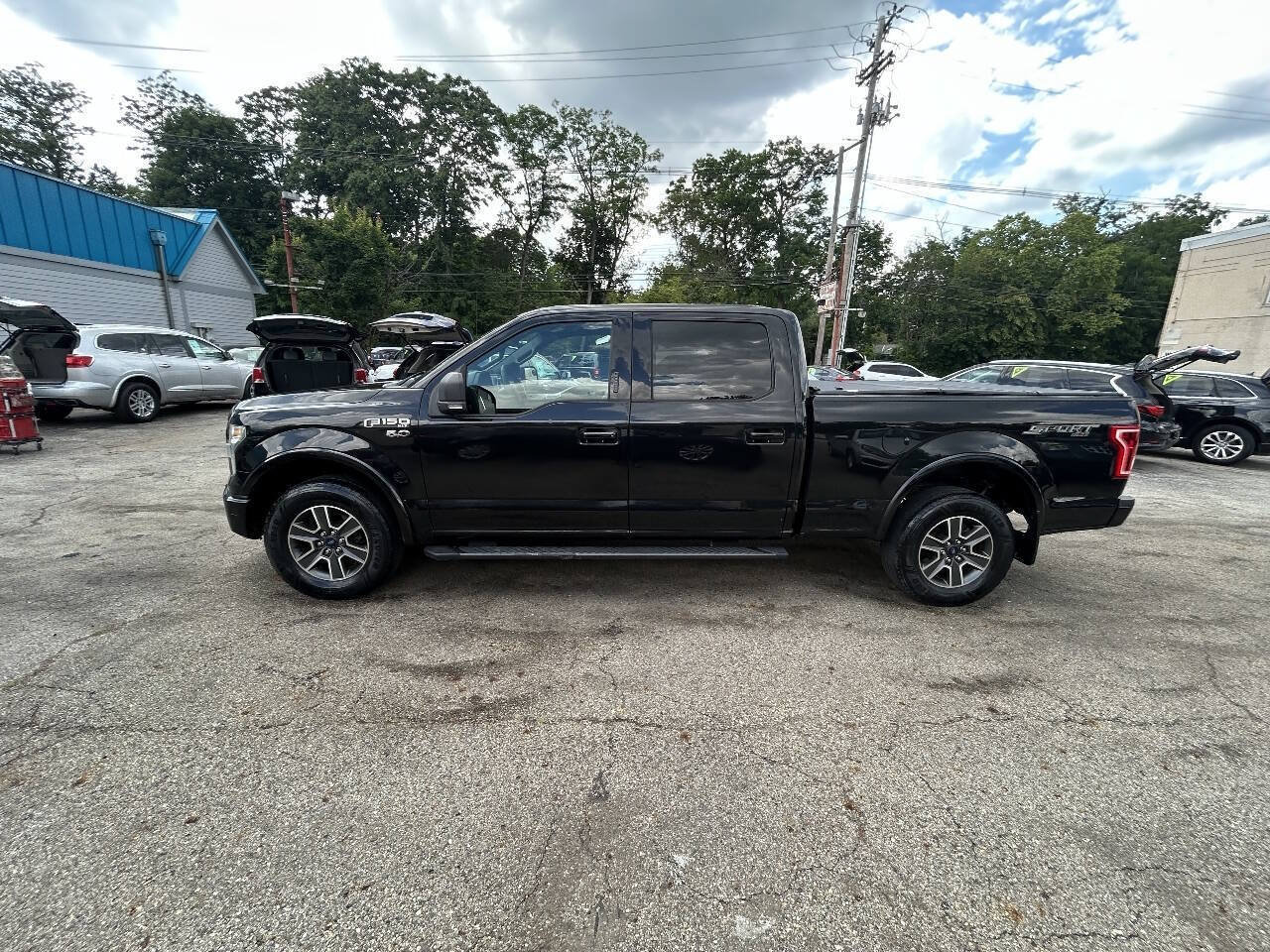 Used 2015 Ford F150 XLT w/ Equipment Group 301A Mid AWD/4WD image 4