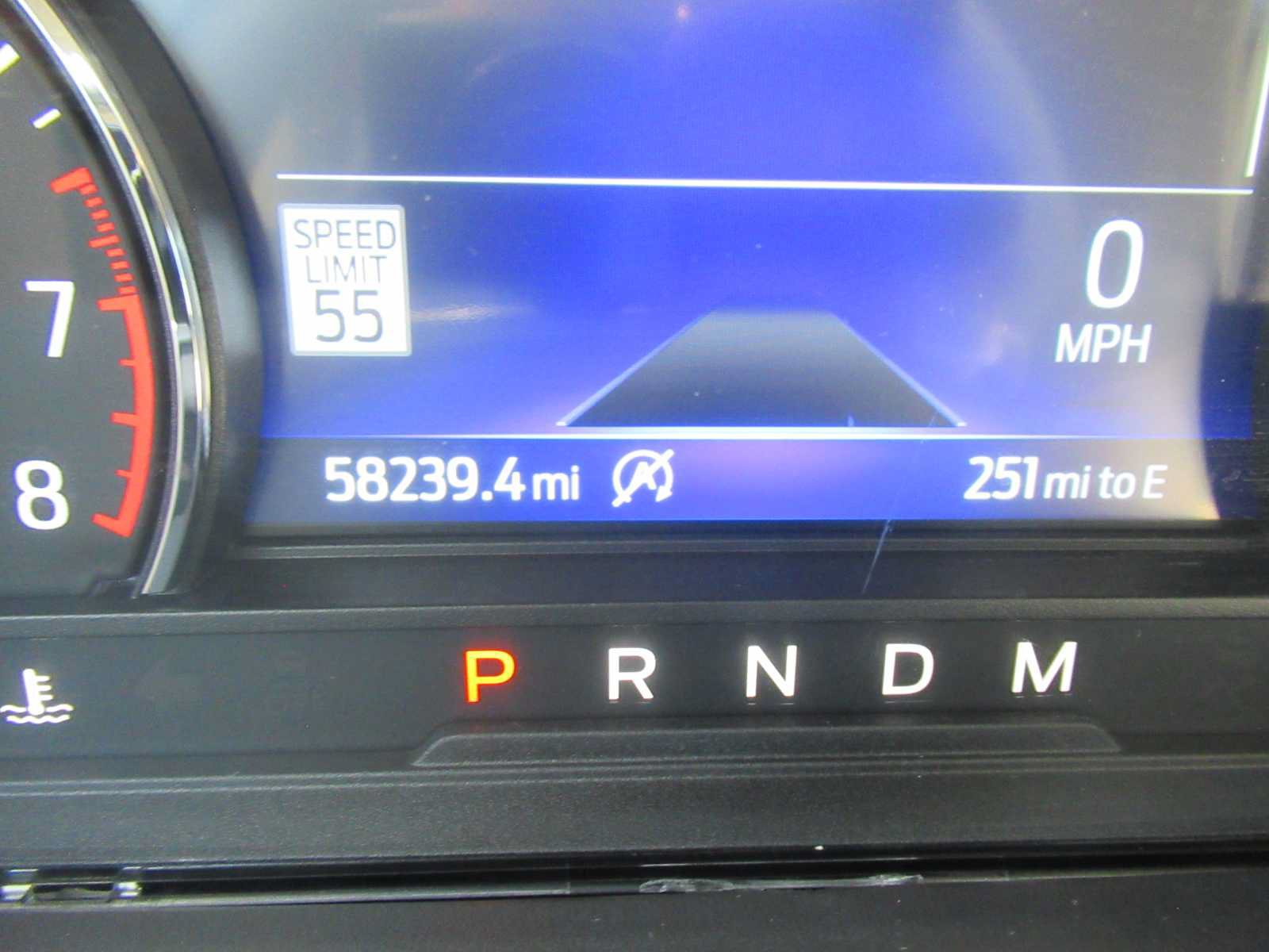 Used 2020 Ford Explorer XLT w/ Equipment Group 202A AWD/4WD image 34