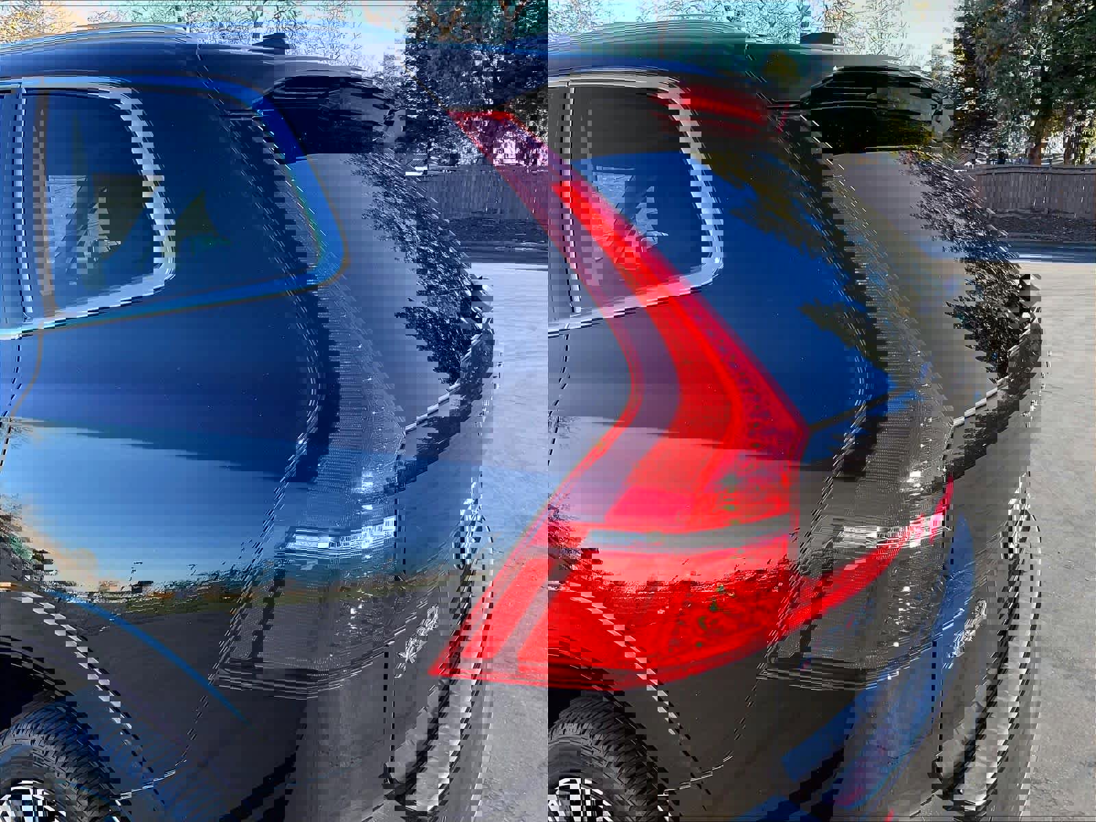 Used 2023 Volvo XC60 T8 Ultimate w/ Climate Package image 31