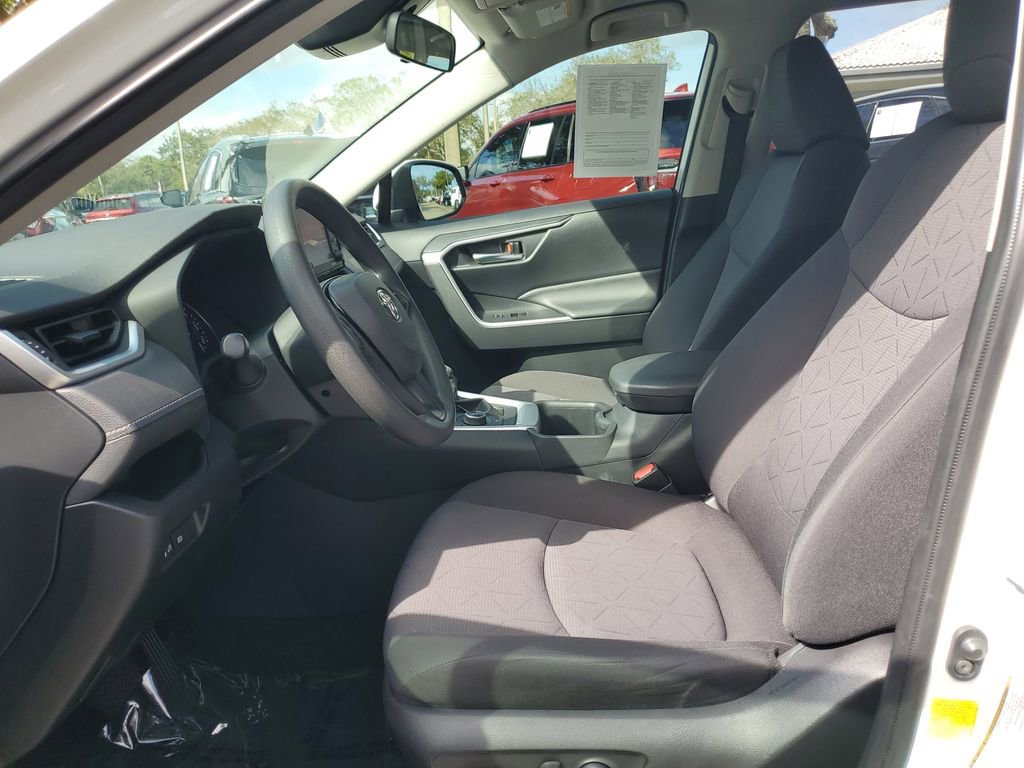 Used 2022 Toyota RAV4 XLE image 11