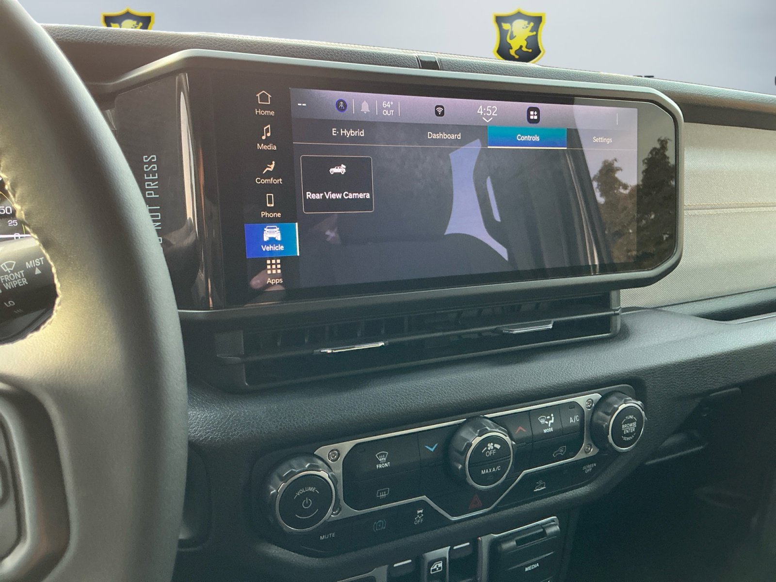 Used 2025 Jeep Wrangler Willys image 13