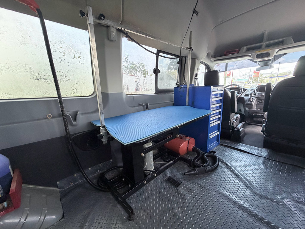 Used 2018 Ford Transit 350 XLT image 30