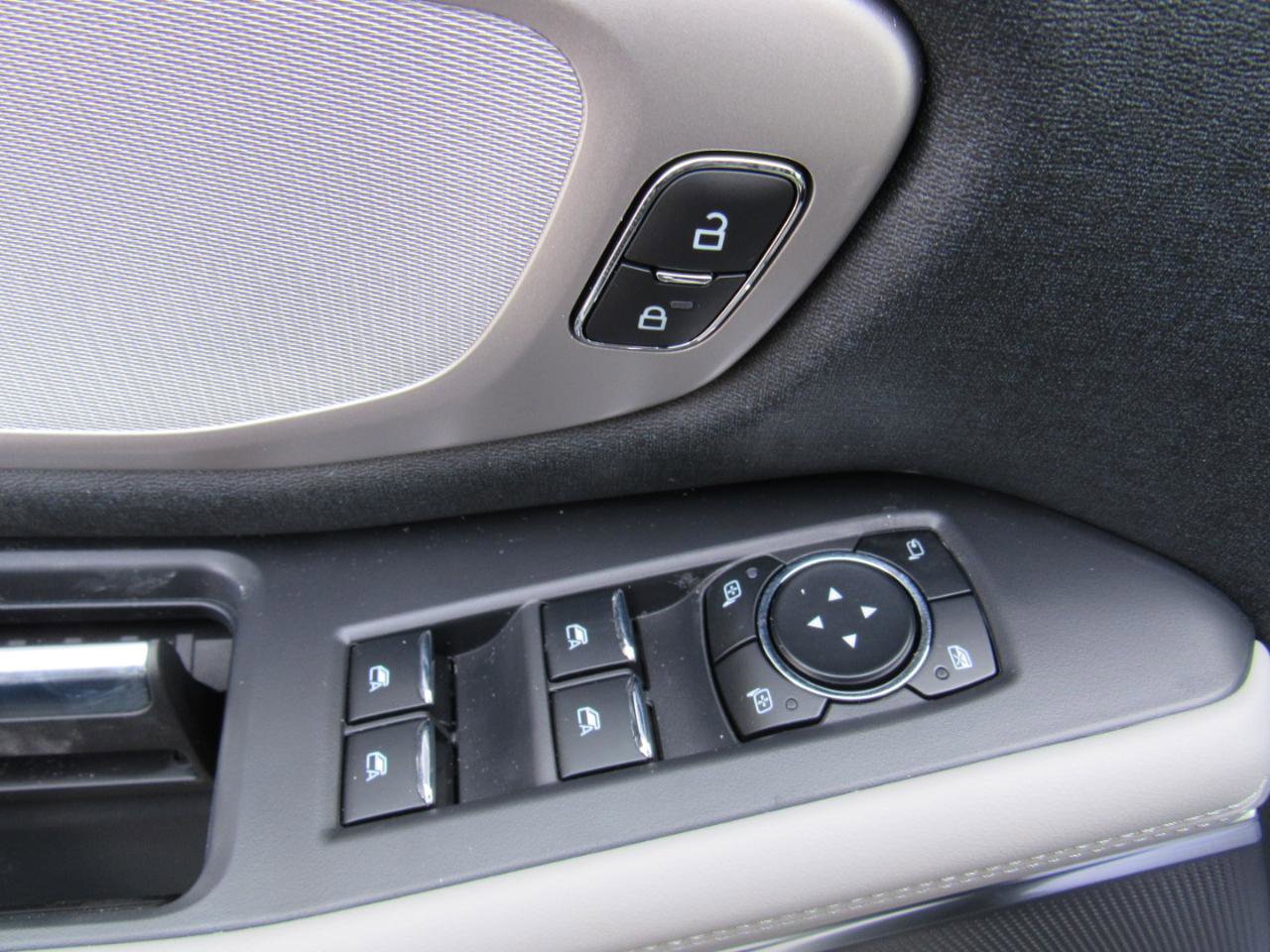 New 2026 Ford Expedition Active image 9