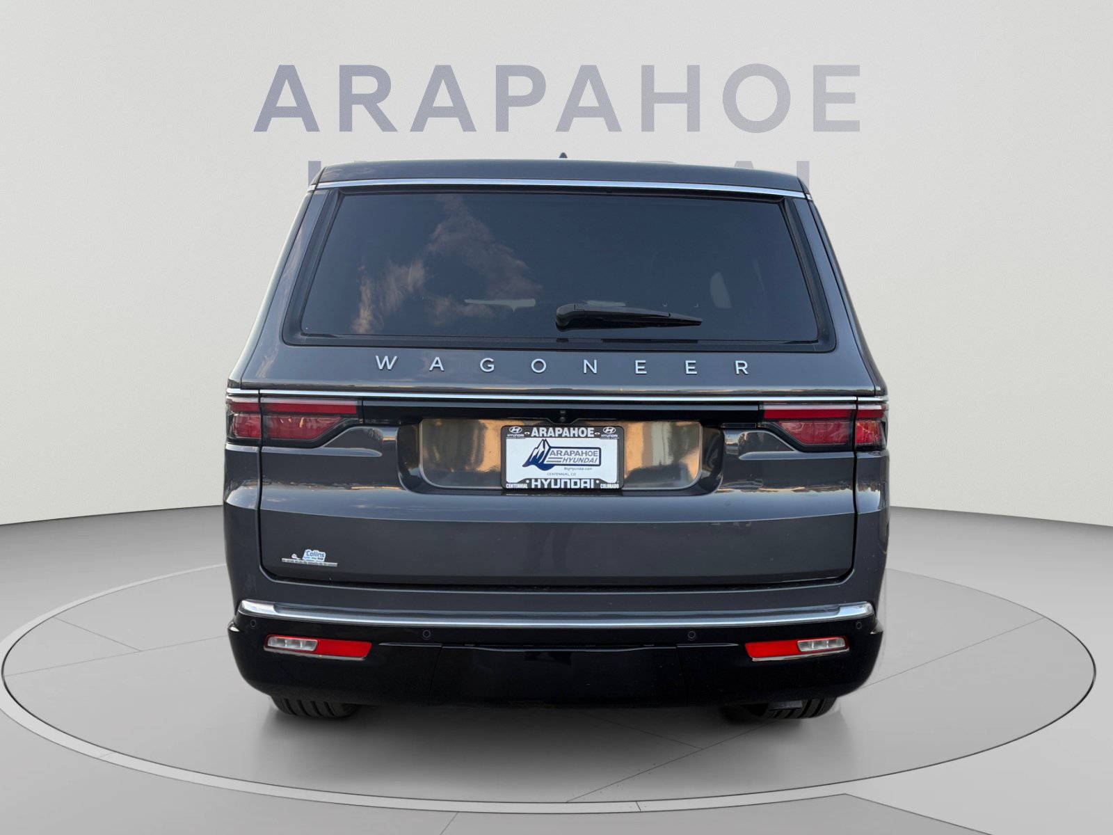 Used 2023 Jeep Wagoneer 4WD w/ Premium Group I image 4