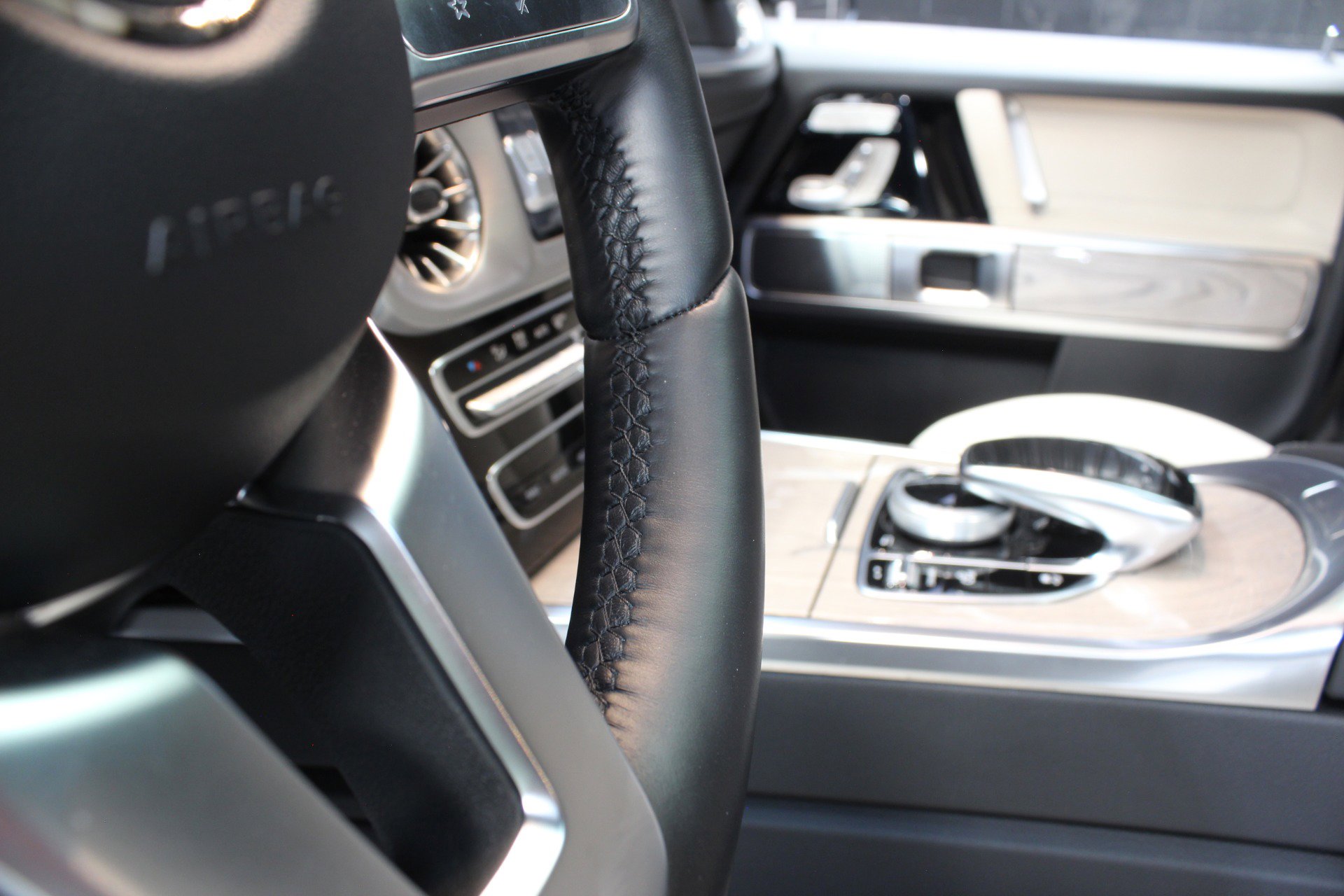 Used 2022 Mercedes-Benz G 550 w/ Exclusive Interior Package image 31