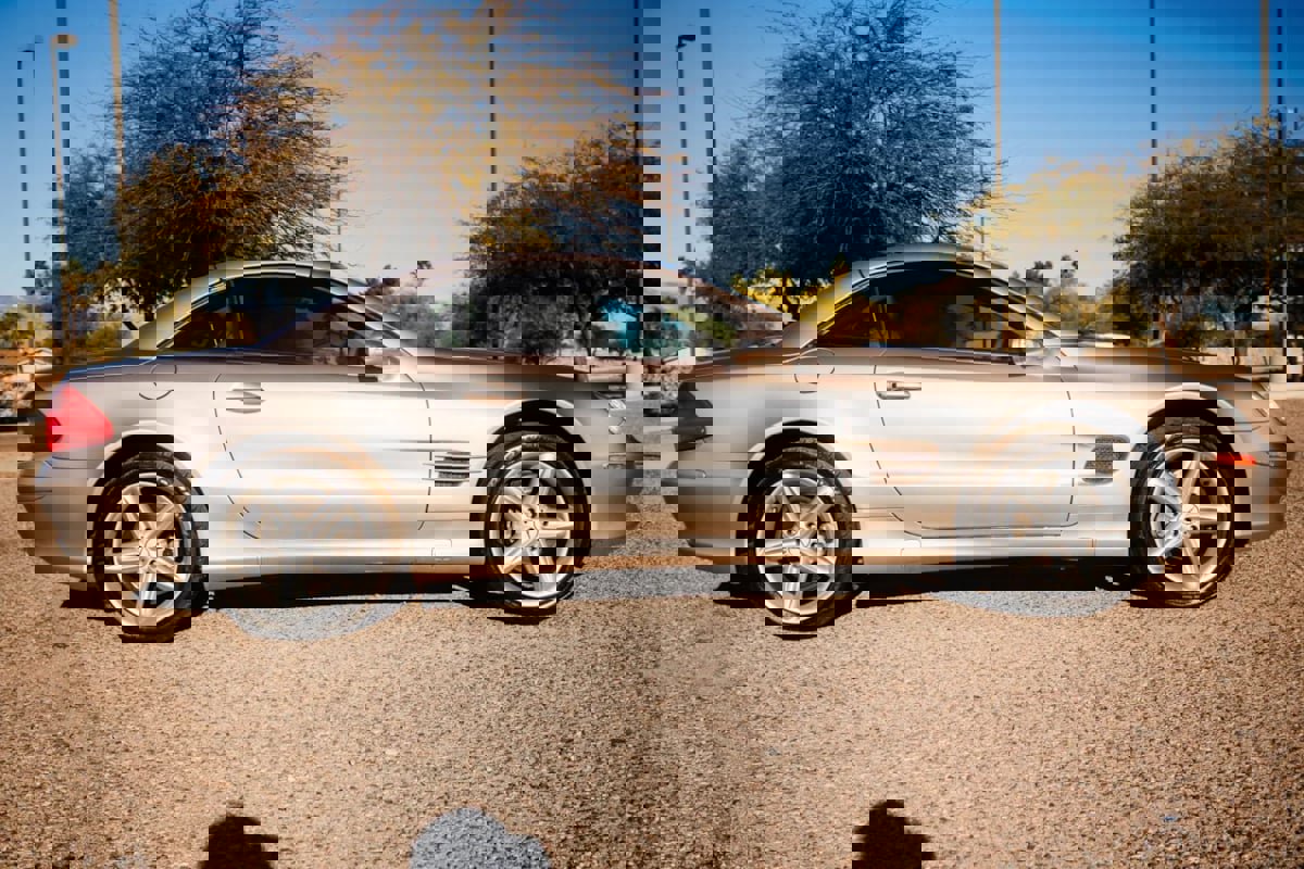 Used 2005 Mercedes-Benz SL 500 image 4