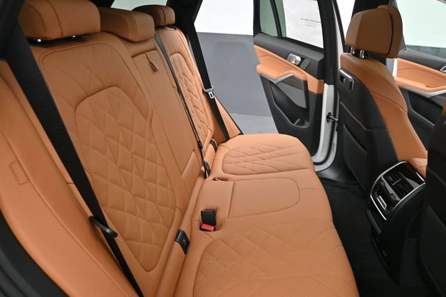 New 2026 BMW X5 xDrive40i w/ M Sport Package AWD/4WD image 23