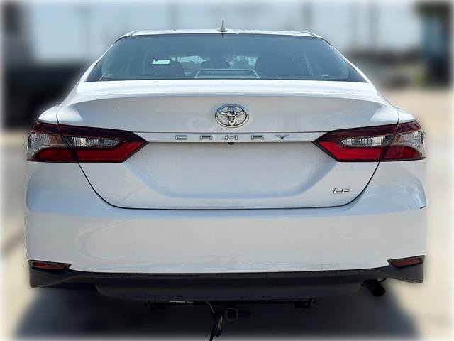 Used 2021 Toyota Camry LE FWD image 5
