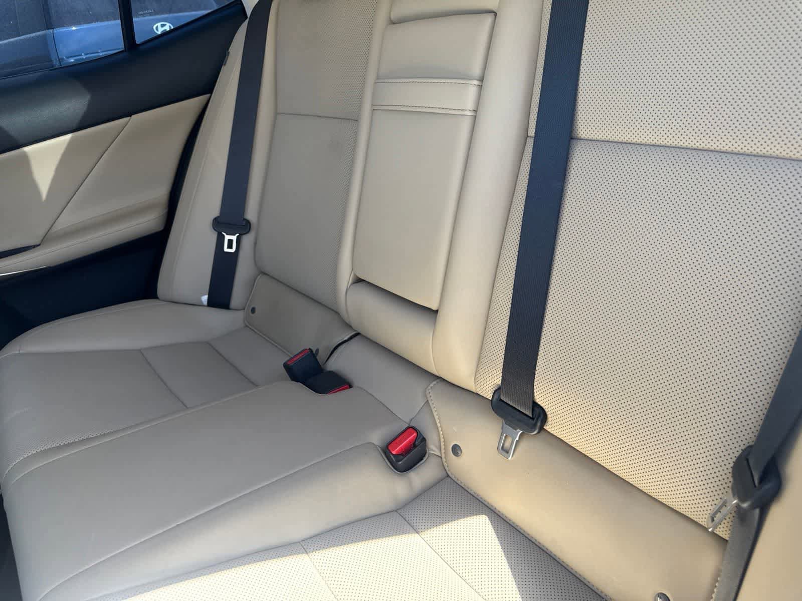 Used 2019 Lexus IS 300 RWD image 12