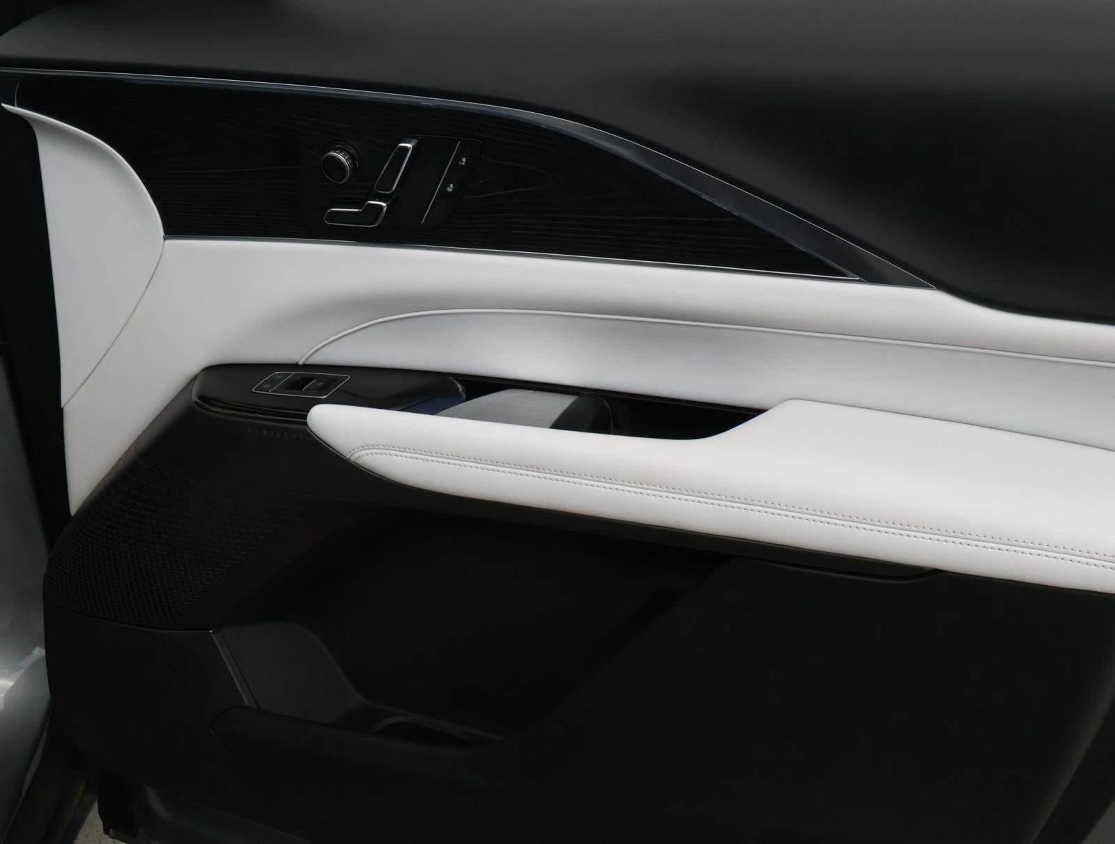 Certified 2024 Cadillac Lyriq Sport RWD image 21