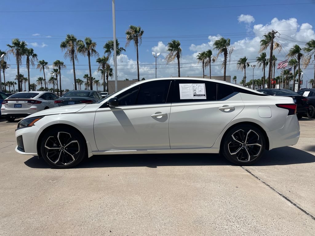 Certified 2024 Nissan Altima 2.5 SR FWD image 2