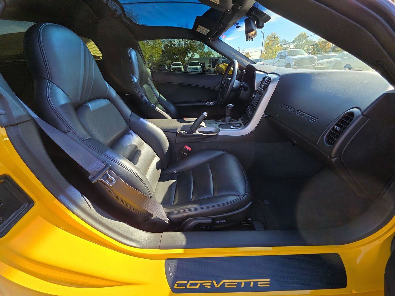 Used 2005 Chevrolet Corvette COUPE w/ Performance Handling Package image 8