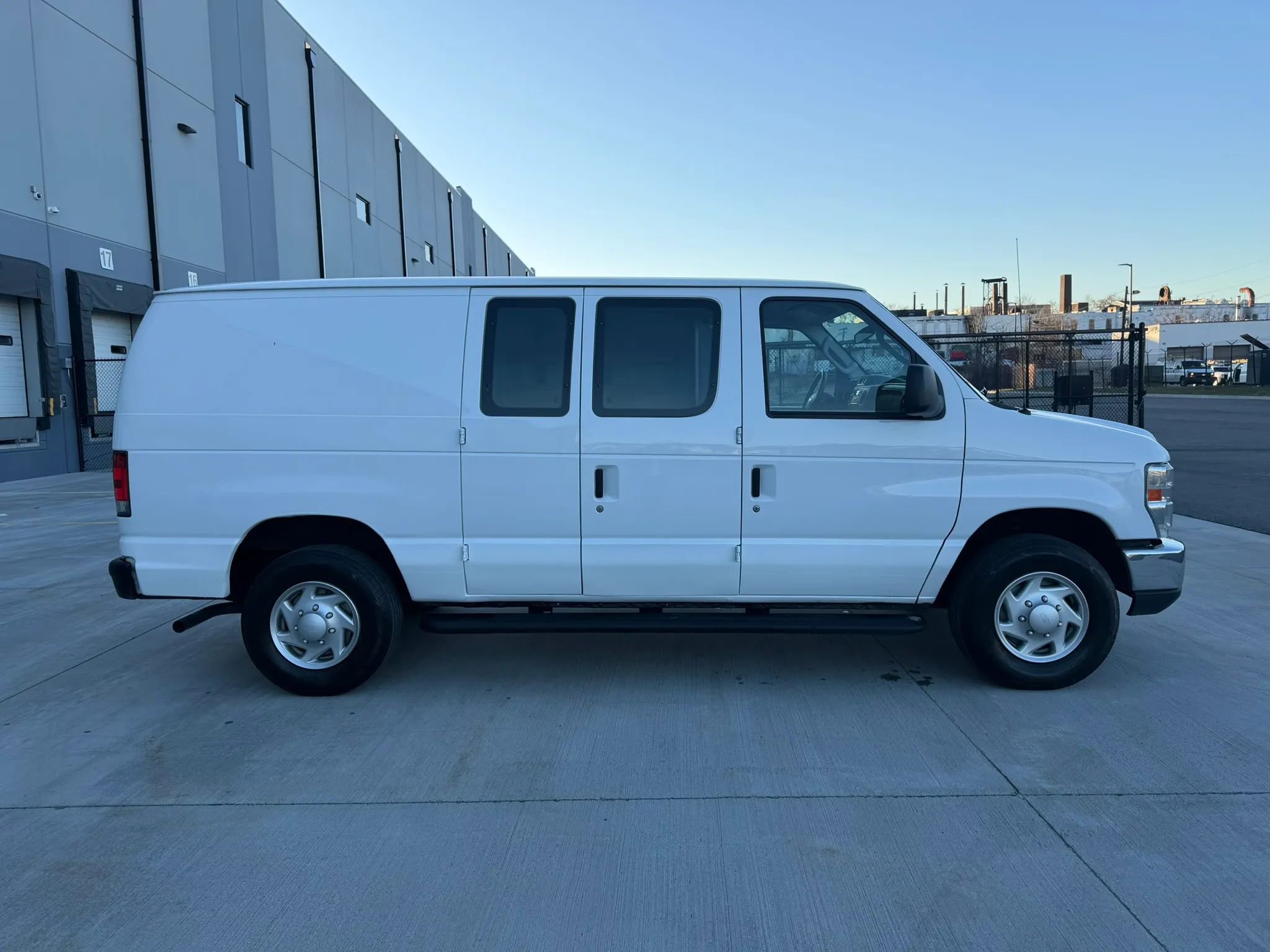 Used 2014 Ford E-250 and Econoline 250 Van 3D w/ Power Group image 12