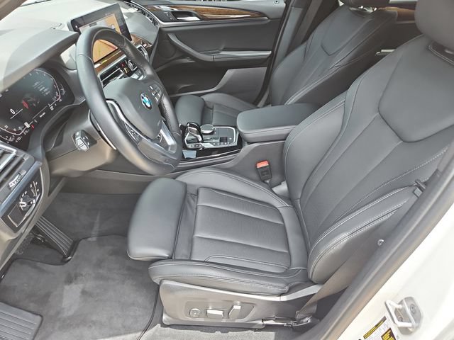 Used 2024 BMW X4 xDrive30i w/ Parking Assistance Package AWD/4WD image 13