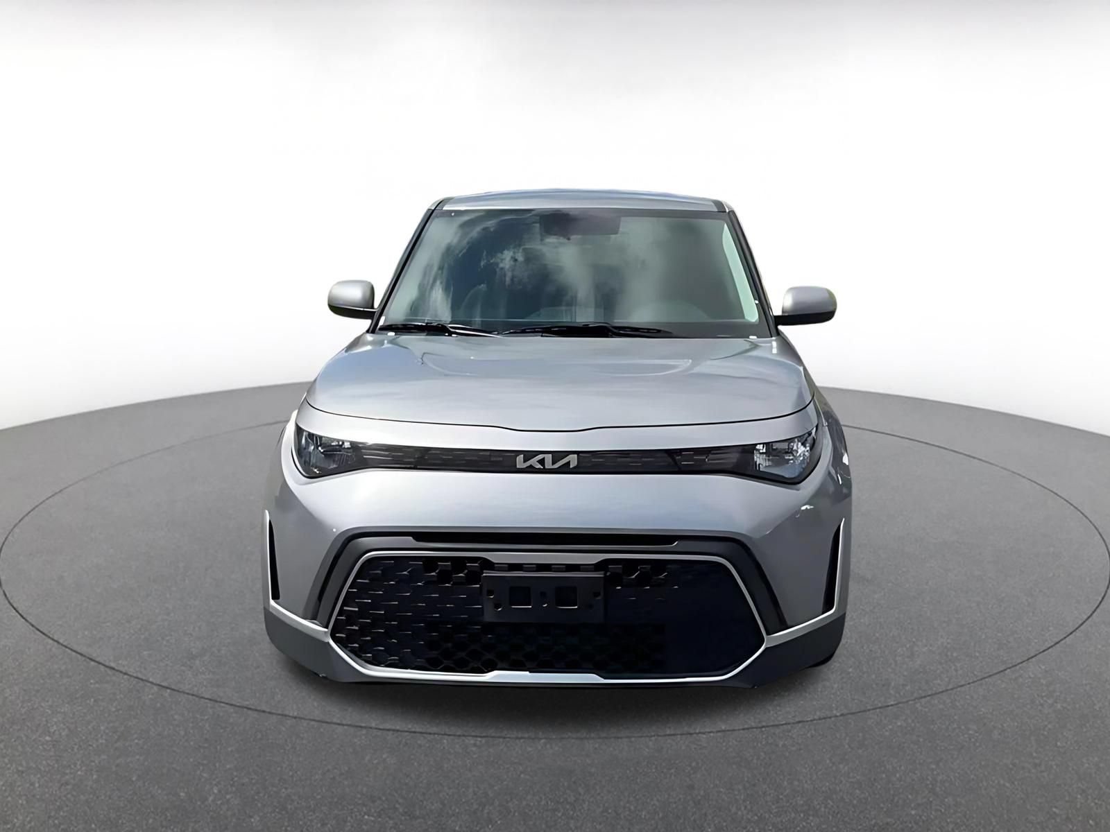 Used 2025 Kia Soul LX w/ LX Technology Package FWD image 5