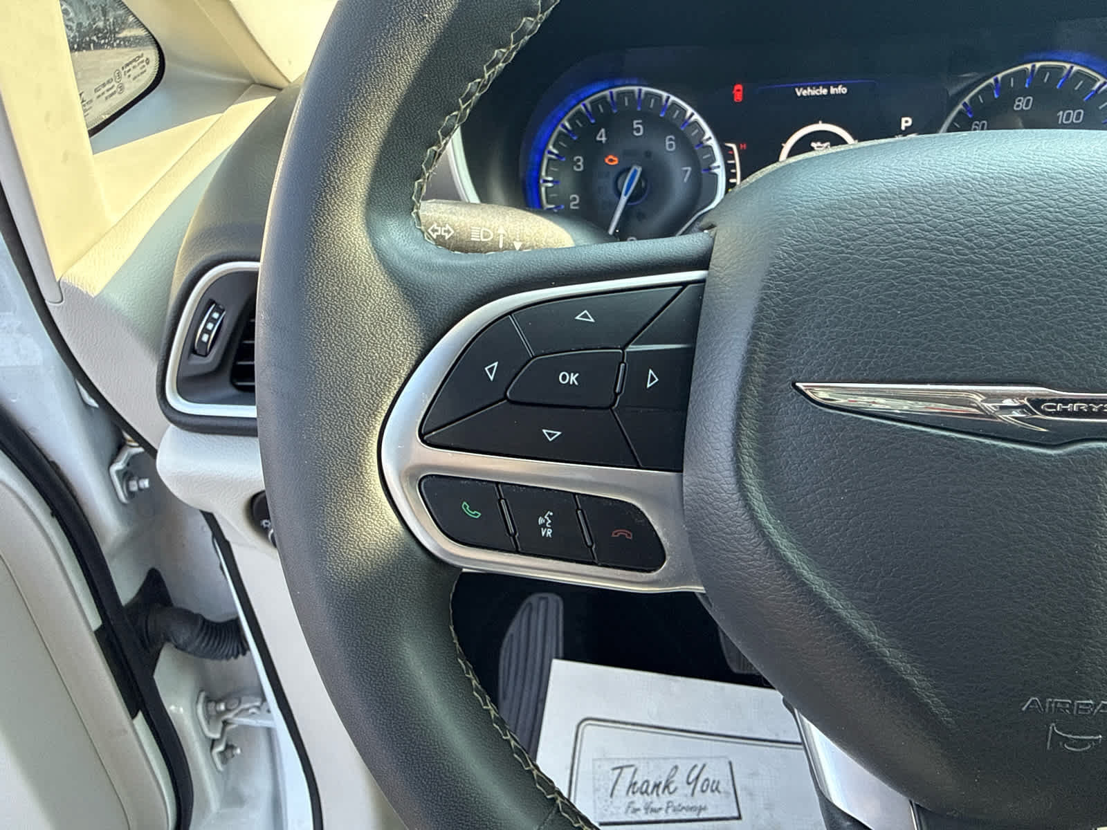 Used 2022 Chrysler Pacifica Touring-L FWD image 16