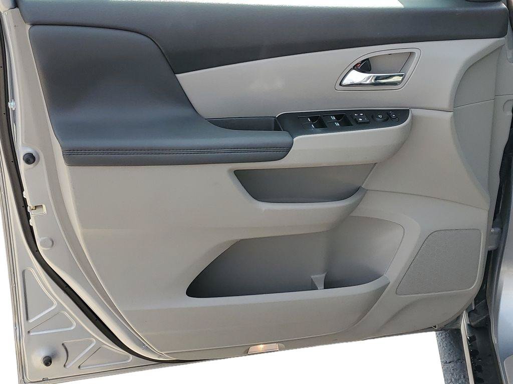 Used 2016 Honda Odyssey EX-L image 5