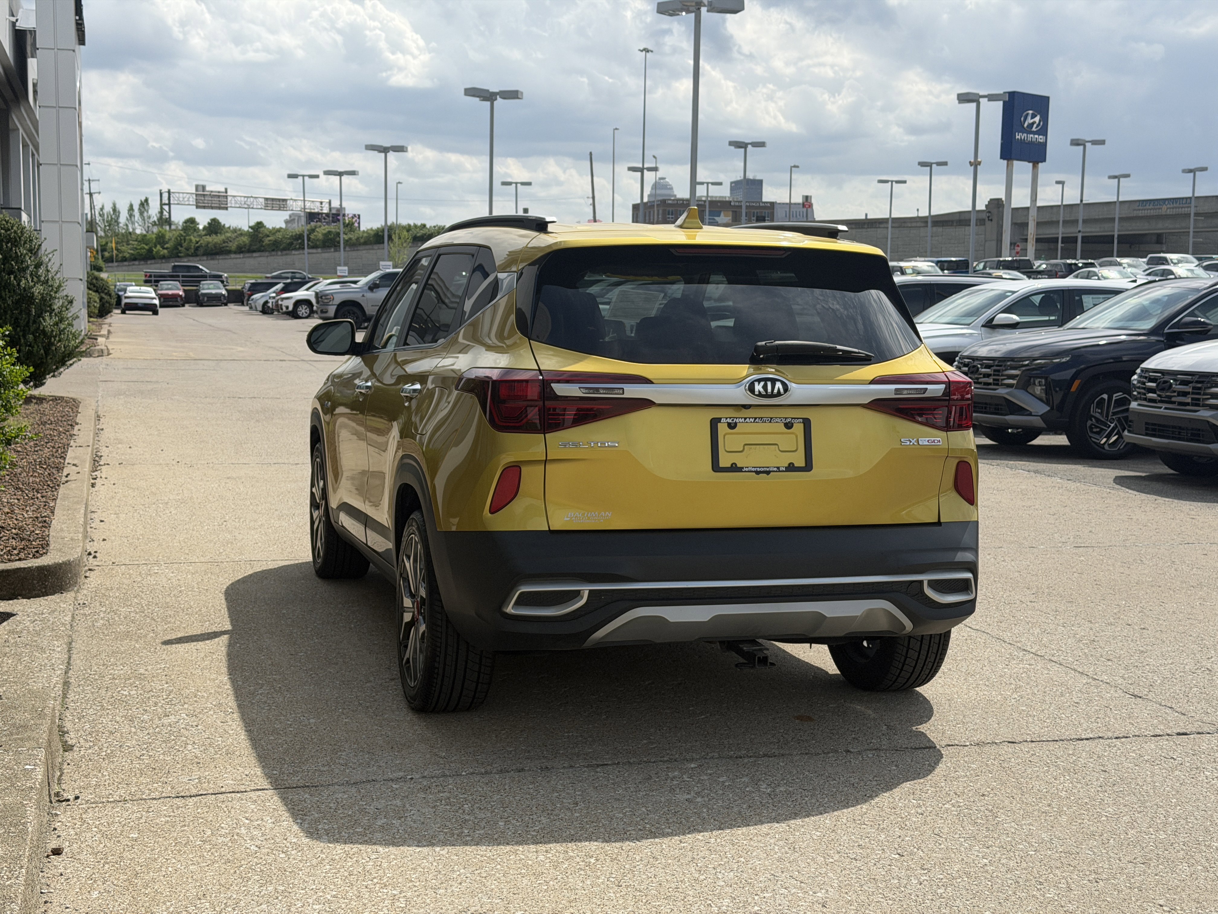 Used 2021 Kia Seltos SX w/ SX Sunroof Package AWD/4WD image 7