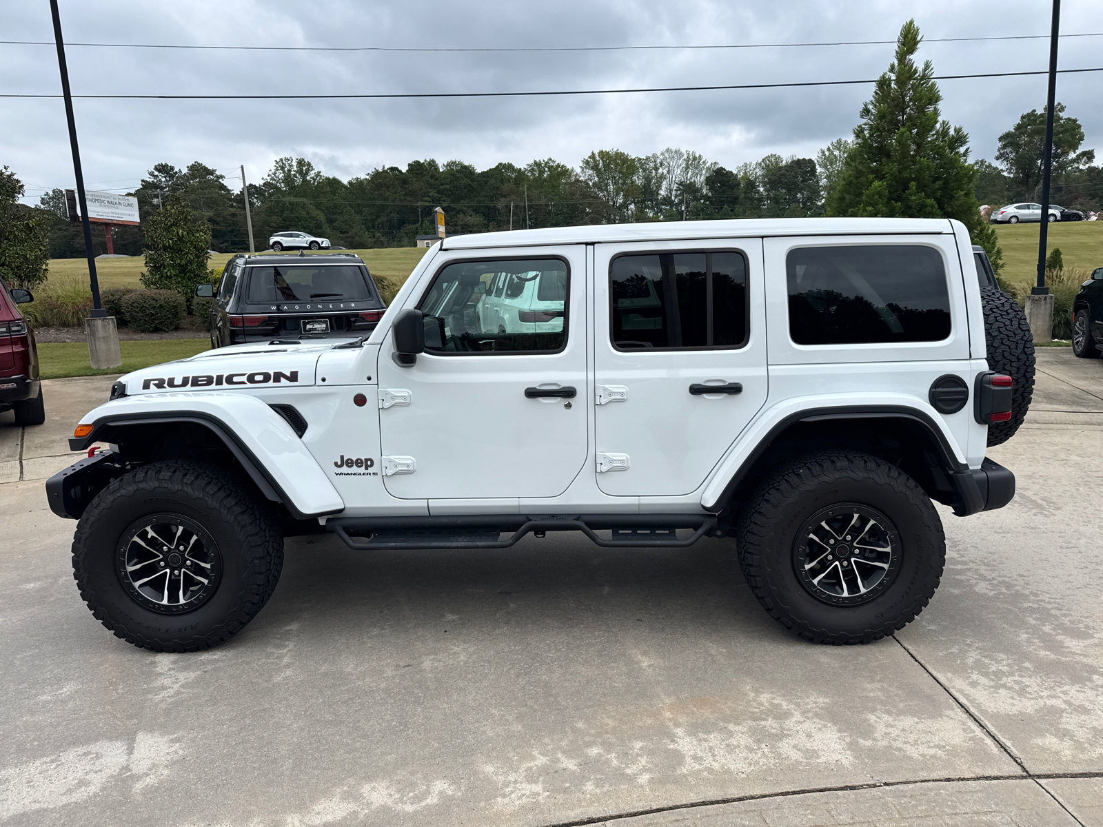 Used 2026 Jeep Wrangler Unlimited Rubicon AWD/4WD image 11