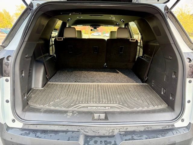 Used 2023 Chevrolet Traverse LS image 17