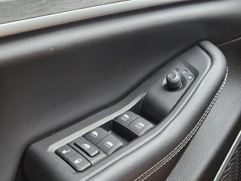 Used 2024 Jeep Grand Cherokee Limited w/ Luxury Tech Group II AWD/4WD image 22