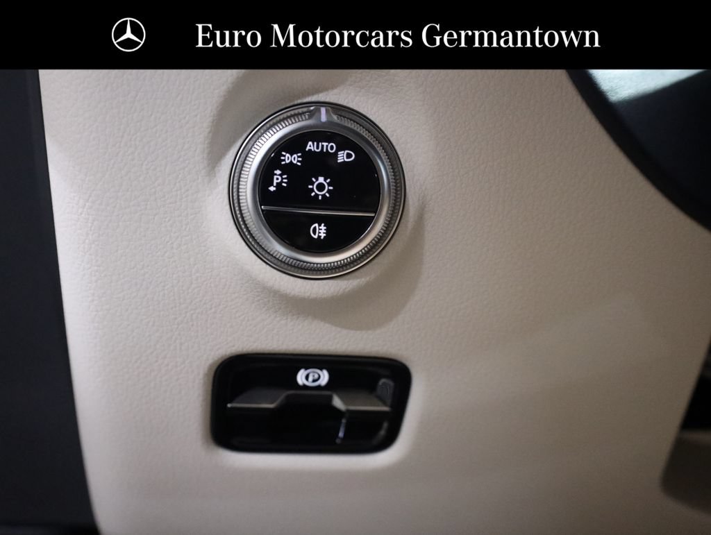 Used 2026 Mercedes-Benz C 300 4MATIC Sedan image 11