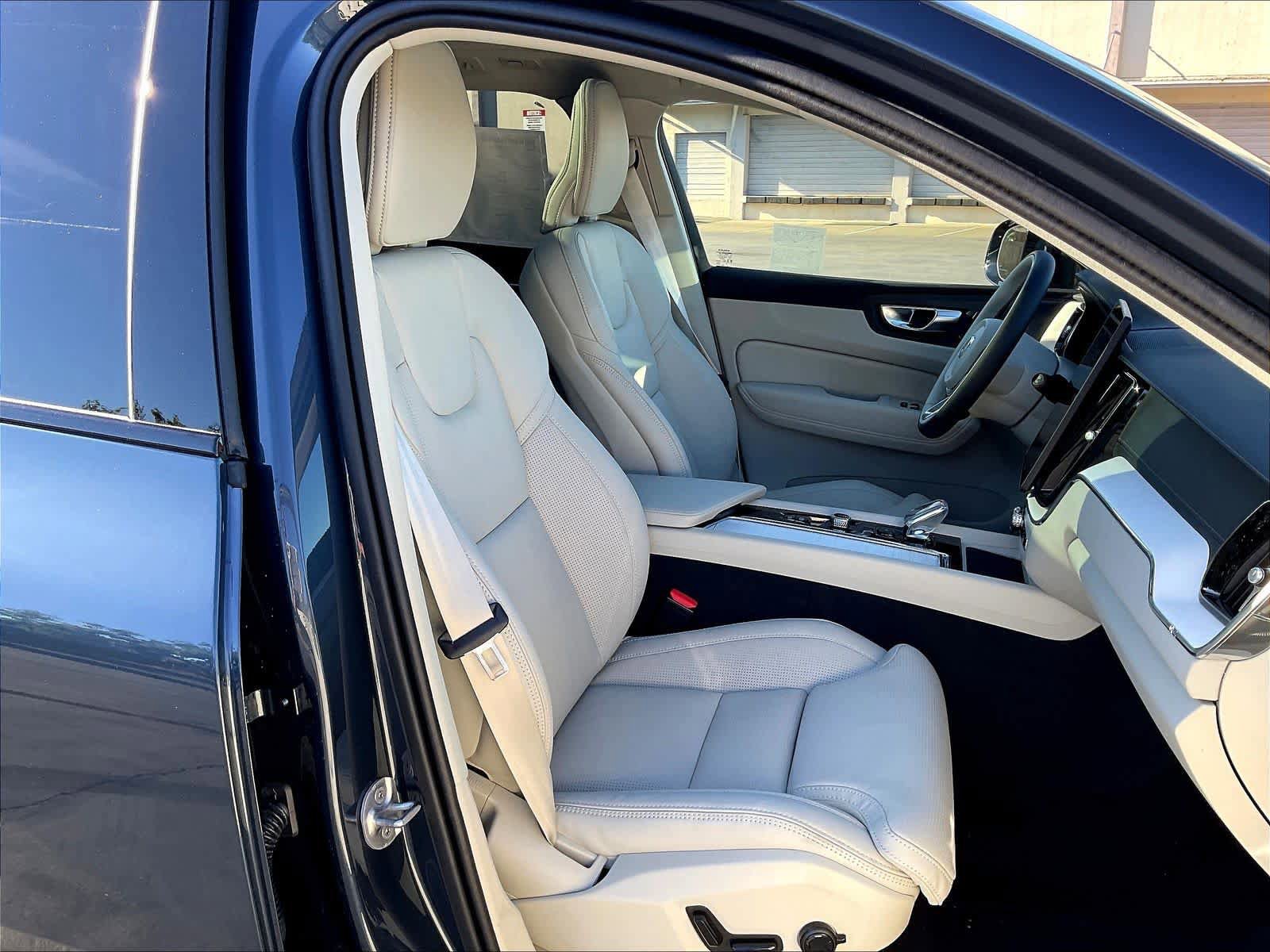 New 2026 Volvo XC60 B5 Ultra w/ Climate Package AWD/4WD image 31