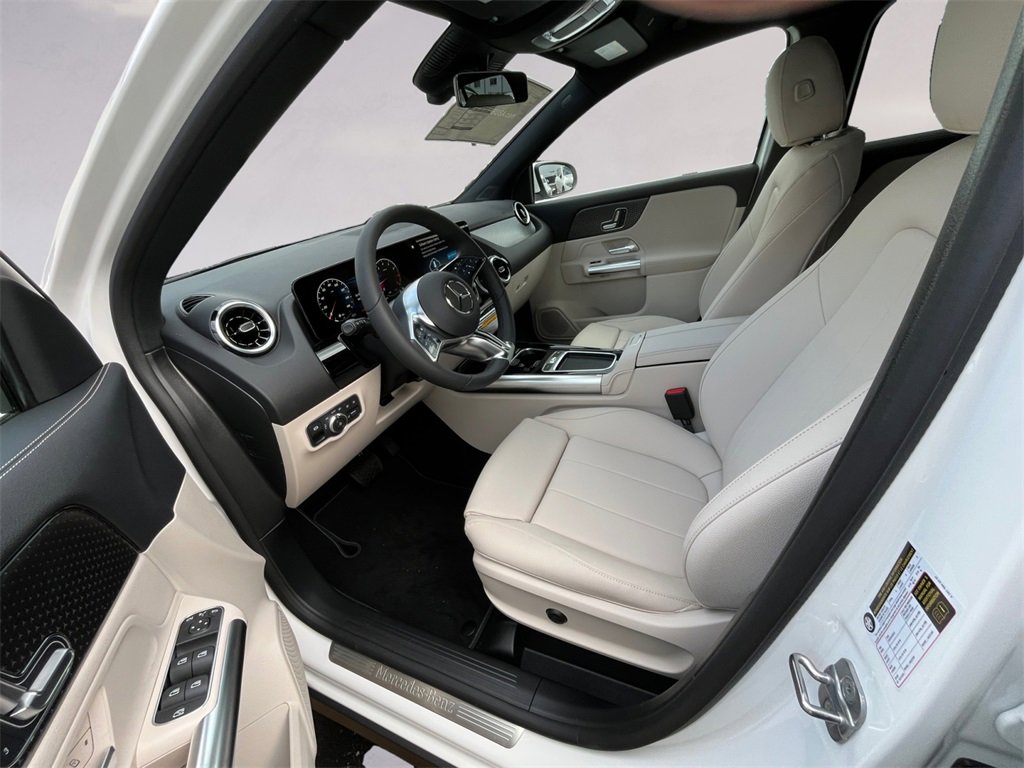 Used 2025 Mercedes-Benz GLA 250 4MATIC image 6