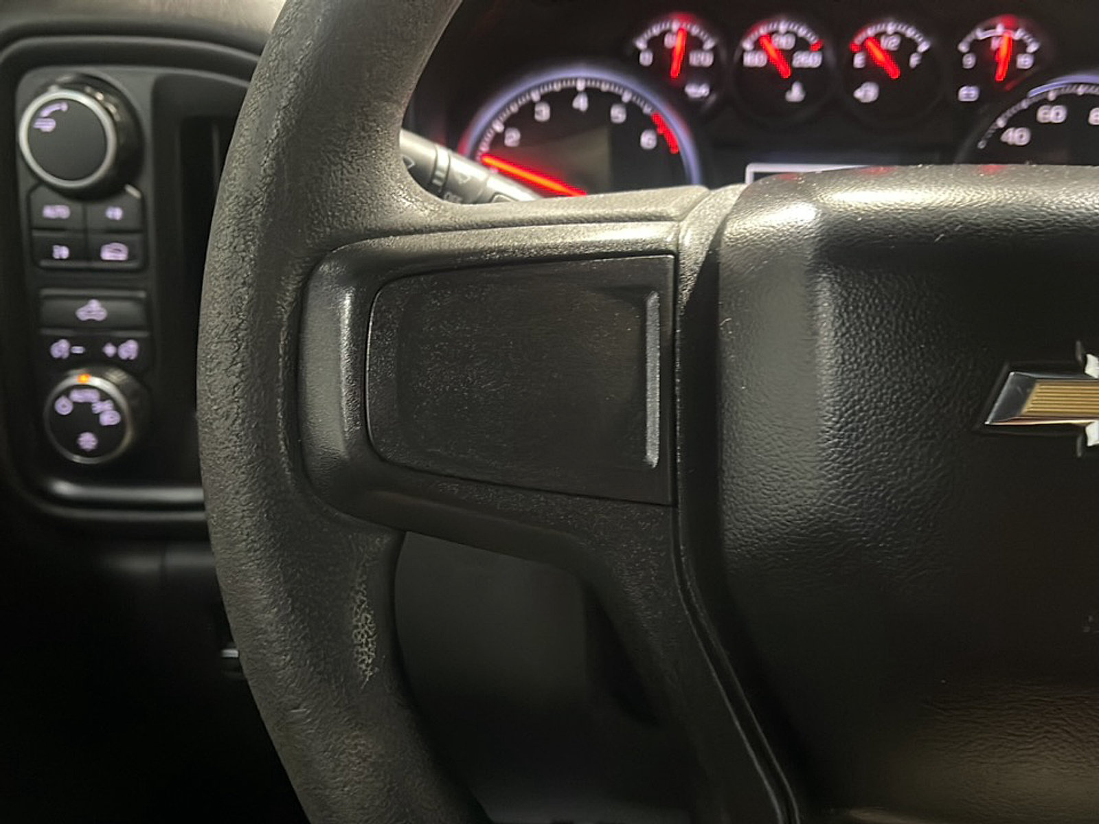 Used 2020 Chevrolet Silverado 1500 W/T AWD/4WD image 6