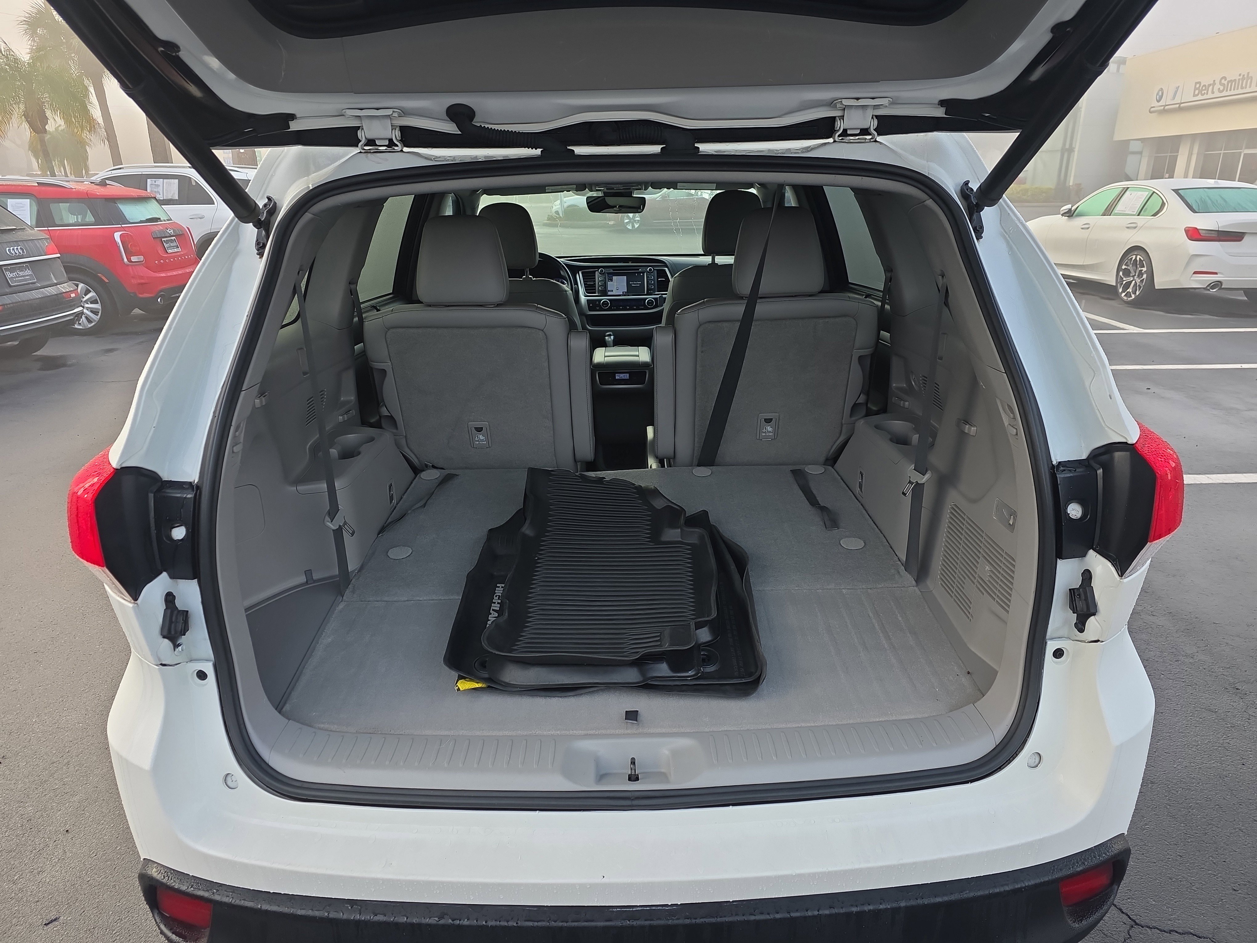 Used 2019 Toyota Highlander image 8