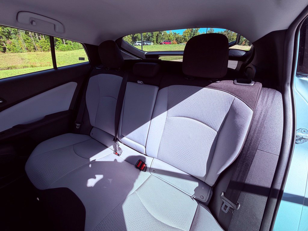 Used 2021 Toyota Prius LE FWD image 10