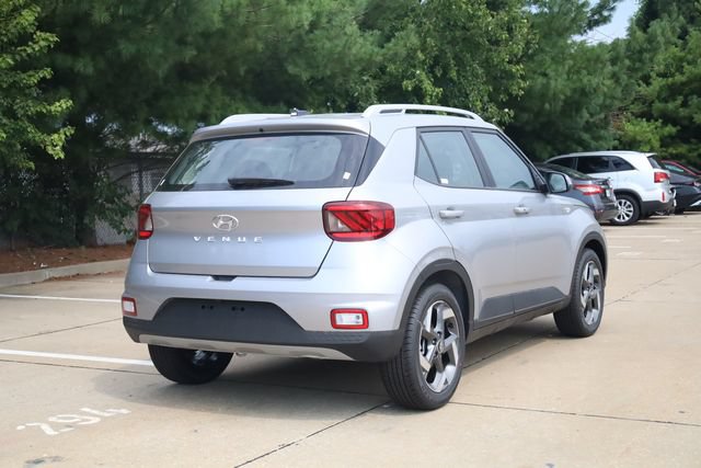 New 2026 Hyundai Venue SEL FWD image 6