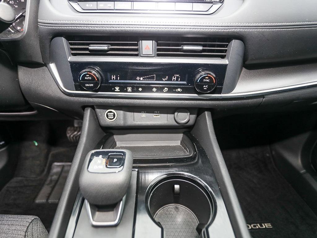 Used 2023 Nissan Rogue SV image 18