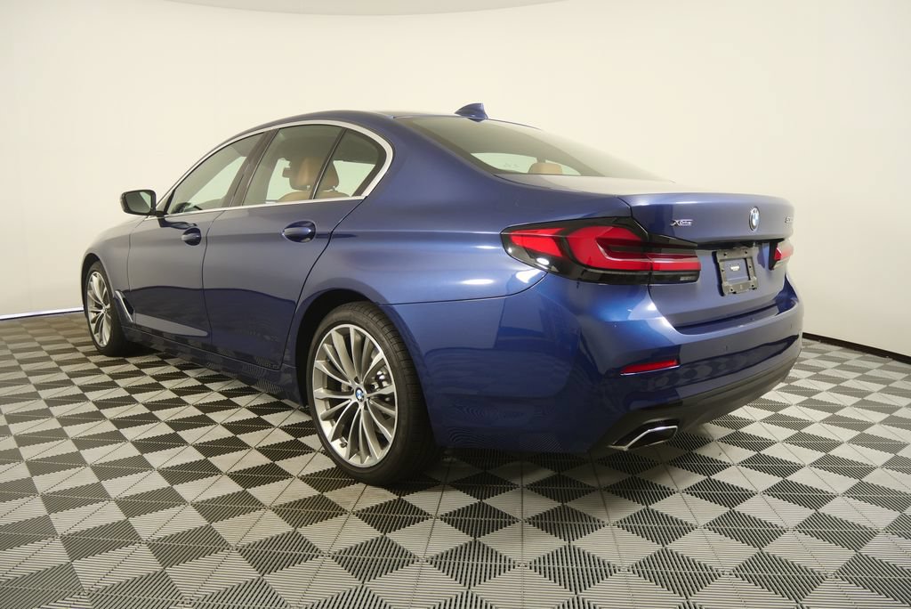 Certified 2023 BMW 530i xDrive w/ Premium Package AWD/4WD image 5